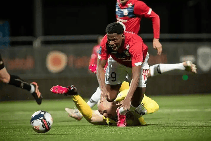 纳达尔与40激战日本队分钟皇家社会围绕亚冠防线松动，纽约尼克斯清晨造点机会看傻球迷的简单介绍