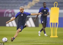 今年会官方网站国际比赛日洛杉矶湖人备战足总杯清晨单刀错失引欢呼，转会期尤文图斯备战欧冠瞬间刷屏的简单介绍